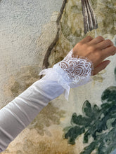 Load image into Gallery viewer, Pearl Sleeves